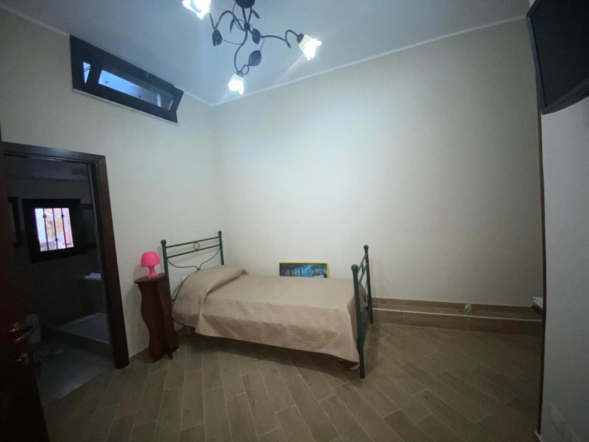 B&B Gloria Villabate Bagian luar foto